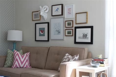 modern jane: Gallery Wall Over the Sofa.