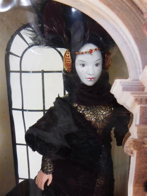 Queen Amidala, Black Travel Gown, 1999 Portrait Edition, New in Box ...