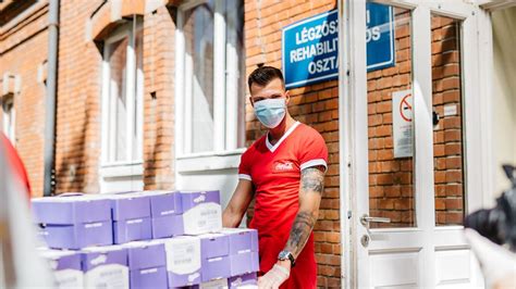 Coca‑Cola helps the Hungarian Red Cross by providing logistics support