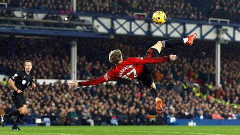 Premier League: Gary Neville terms Alejandro Garnacho's overhead kick ...