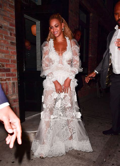 Beyoncé Wore the Coolest Wedding Gown for Her Vow Renewal with Jay-Z ...