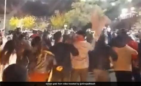 "किसने सोचा था..." ईरान की सड़कों पर FIFA वर्ल्ड कप की हार का मना जश्न ...