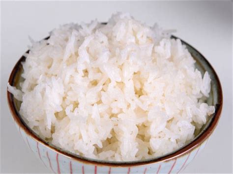 厨房小技巧，如何做出又香又软的米饭，这3点细节步骤要注意！_米粒
