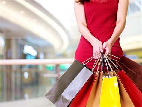 ir de compras es bueno para la salud | Vogue