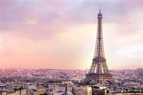 Eiffel Tower Guided Lift Tour: Summit or 2nd Floor Access