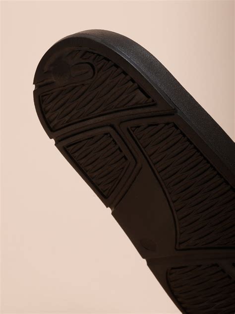 Shop Sliders for Men Online in India | Slides for Men | Wrogn