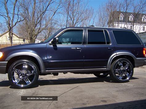 1999 Ford Explorer Xlt Sport Utility 4 - Door 4. 0l On 22s