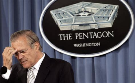 Las contradicciones de Donald Rumsfeld, señor de la guerra, al ...