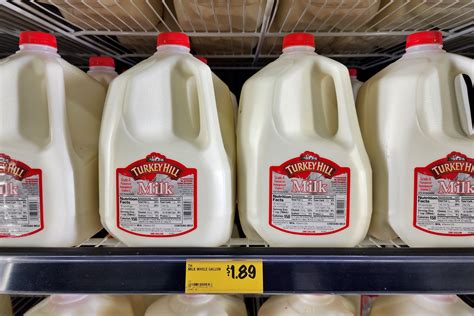 The Schumin Web » Gallon jugs of Turkey Hill milk
