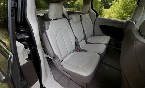 2017 Chrysler Pacifica | Cars Exclusive Videos and Photos Updates