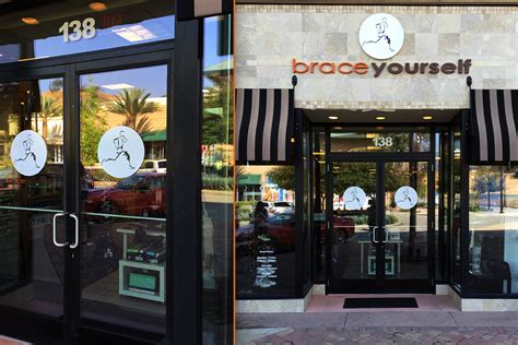 Corner Building Signs 的图像结果