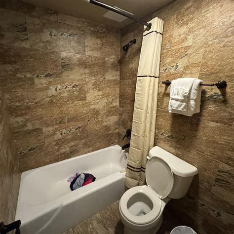 WILD BEAR INN (Pigeon Forge) - 2025 Resort Reviews, Photos, Rate ...