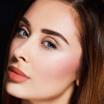 Flawless Foundation Tips - Foundation Makeup Tips and Tricks