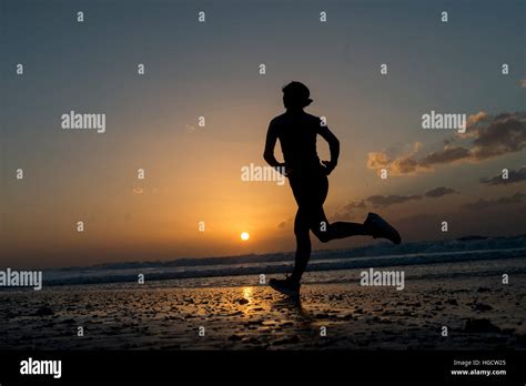 Lady Running 的图像结果