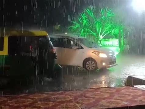 Rainfall in Gondal city and rural areas of the taluk, one and a half to ...