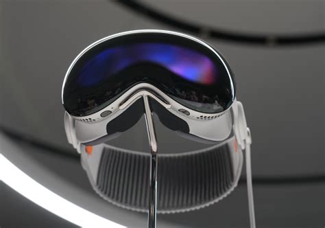 Tech Tools: Vision Pro headset augments reality and is handy for ...