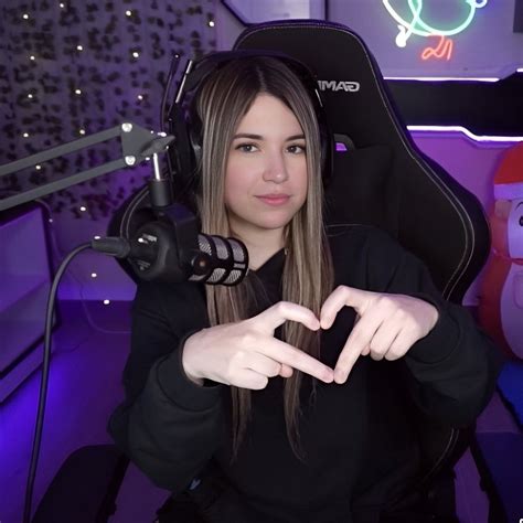 Pin de valeria reyes en Renata | Fotos de samantha, Celebridades divertidas, Celebridades bonitos