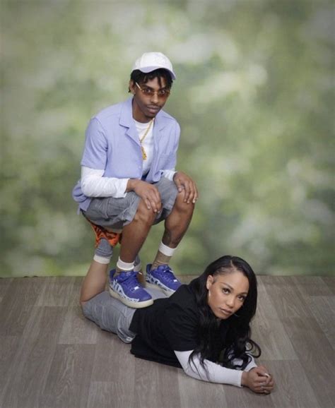 Pin by hopschotch trash on hard poses in 2025 | Funny couple poses ...