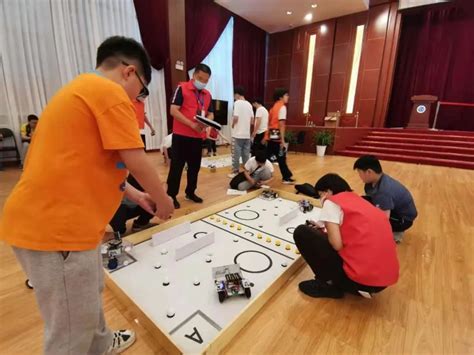 韩力群：中国版格斗机器人大赛将“以武会友”_智能_环球网
