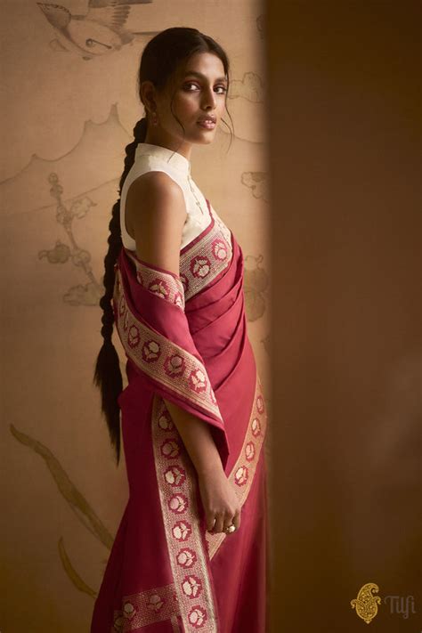 'Immortal Blossoms' Maroon Pure Katan Silk Banarasi Handloom Saree - Tilfi