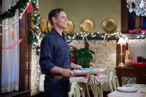 Rescuing Christmas (2023) Release Date, Cast, Spoilers, Plot - Parade