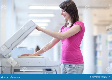 Woman Using Copy Machine 的图像结果