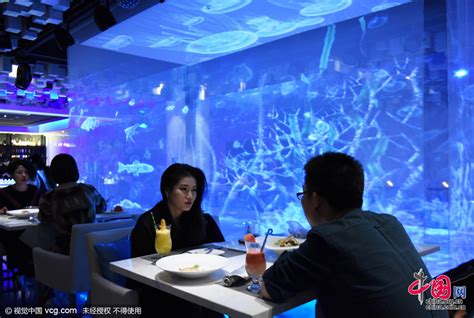 3D全息投影技术开发多媒体互动餐厅 - 裸眼3D全息互动投影厂家|广东银虎投影