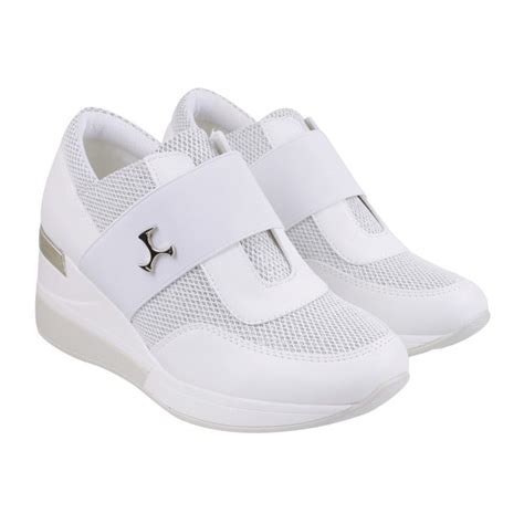 Buy Stylish Footwear Online at Best Price | Mochi Shoes