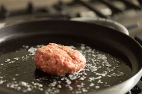 how to cook burger in pan on stove