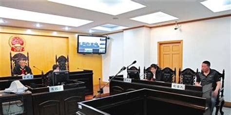 浙法院首次采用新庭审格局:被告人与律师同桌_手机新浪网