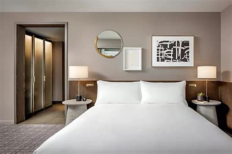 Luxury Rooms & Suites in Los Angeles - Fairmont Century Plaza