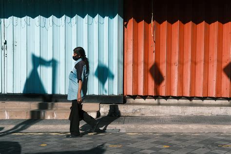 7 Best Creative Composition Techniques in Street Photography - Guide #3