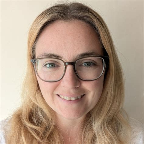 Sarah - English teacher - ₹1203/h