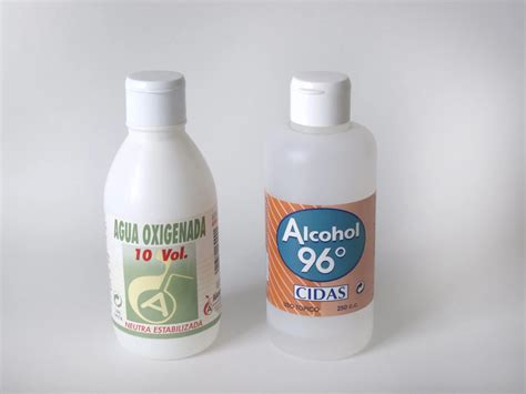 Cómo actúan el agua oxigenada y el alcohol para prevenir las ...