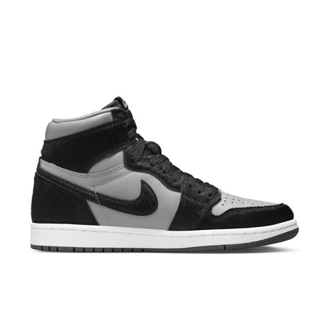Women's Air Jordan 1 'Medium Grey' (DZ2523-001) Release Date. Nike SNKRS