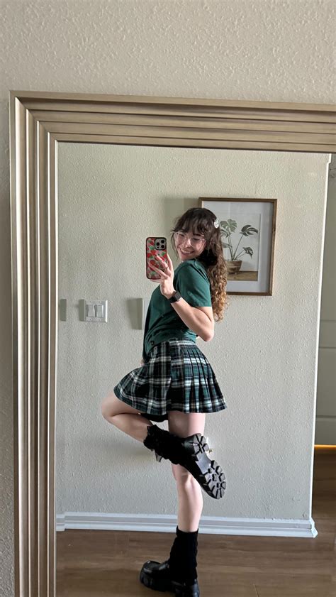 catlyn crespo | need someone to make cute lil dance videos with me 🥲 | Instagram