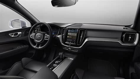2022 Volvo XC60 (facelift) production launches this month
