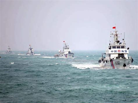 中国海警舰艇编队18日在我钓鱼岛领海巡航