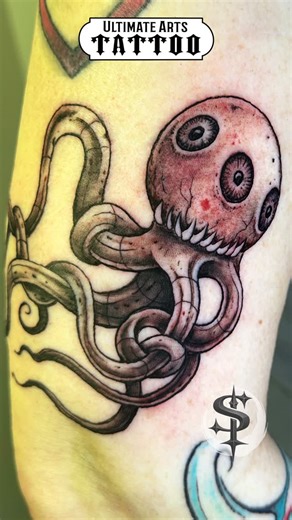 The Ocellus, or Species 64, is a parasitic alien from the Alien Earth by @stripe_art. The creature dislodges a host’s eye with strong tentacles, then replaces it with its own ocular node. #madisonwi #madisonwisconsin #ultimateartstattoo #madisontattooartist #alienstattoo | Ultimate Arts Tattoo