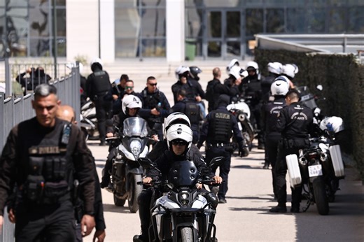 Πυροβολισμοί σε ΕΦΚΑ και Πρωτοδικείο: Στα δικαστήρια ο 89χρονος – Αρνείται ότι είχε πρόθεση να σκοτώσει