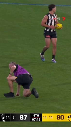 Can we get a physio for the physio? 😅 #afl #footy #funny