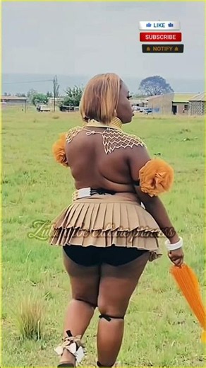 Golden Brown Beaded Queen Field Dance Meaning Explained #shorts #zuluculture #tradition #swati