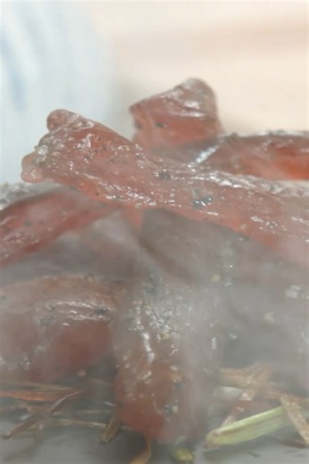 Cá hồi khô – Món ăn vặt ngọt, mặn và hun khói