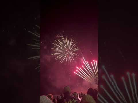 Friday Night Fireworks at Waikiki Beach | Hilton Hawaiian Village