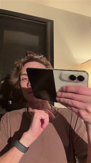 iPhone Duo hinge problems — should you stop folding it?