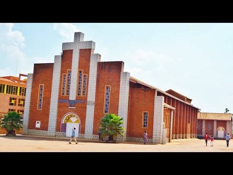 PARUWASI SAINTE FAMILLE - KIGALI : GUHIMBAZA UMUNSI MUKURU W'UMURYANGO MUTAGATIFU 28 12 2025