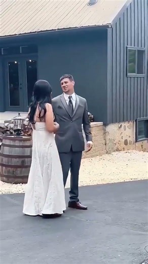 Best Man Fakes First Look In Wedding Dress! Hilarious