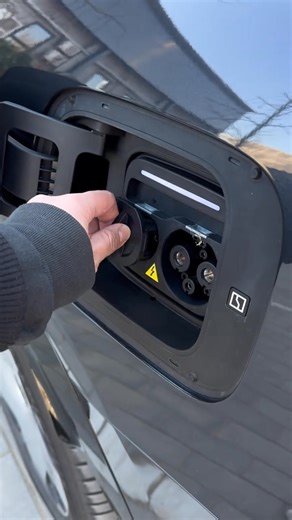 All New Luxury SUV Geely ZEEKR 9X PHEV #reelsfypシ #fypageシ #V2motor | V2 Motor