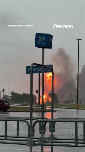 SEE IT: Lightning sparks MASSIVE fireball at Oklahoma pipeline facility #foxnews #news #shorts #fire