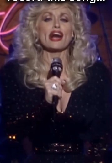 Hard to believe this was the song that took her mainstream #dollyparton #countrymusic #classiccountry #musiclegend #throwback